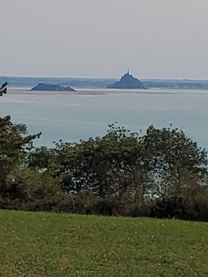 Chez Jollyjune, A Moins D'Une Heure Du Mont Saint Michel Champeaux Exteriér fotografie
